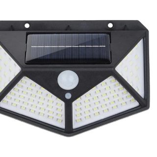 NOAS TİTAN solar aplik, elektrik hattına ihtiyaç duymadan güneş enerjisiyle çalışan, şık tasarımlı dış mekân aydınlatma ürünüdür. Bahçe, duvar, balkon ve site girişlerinde dekoratif ve işlevsel ışık sağlar.