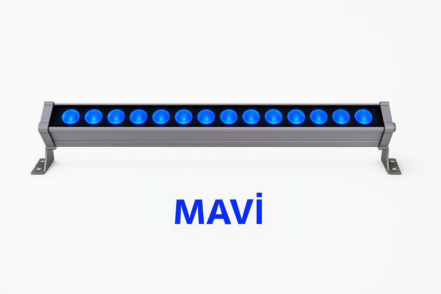 **Fotoğraf için Alternatif Metin (Alt Text):** 60 cm uzunluğunda, 18 LED’li mavi renkli dış mekan wallwasher armatür. Gri alüminyum kasası ve 30° dar açılı lens yapısıyla duvar yüzeylerinde güçlü mavi ışık efekti oluşturur.