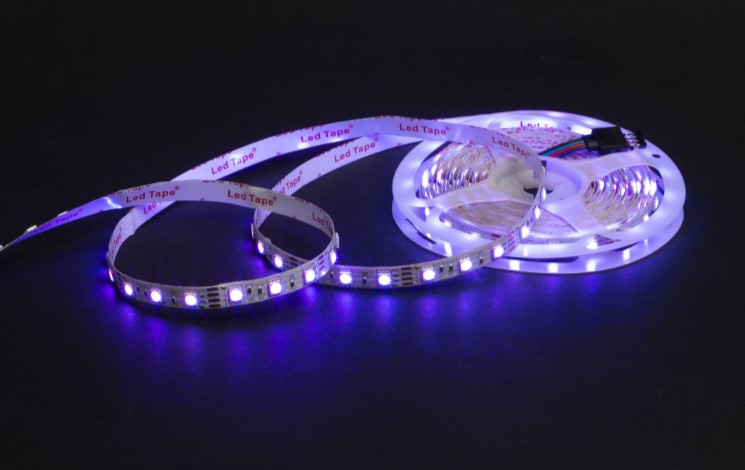 NOAS 5050 İç Mekan RGB LED Şerit YL50-5009 12V 60 LED/m Renk Değiştiren RGB Şerit